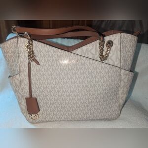 Michael Kors Yet Set Travel  Tote Bag